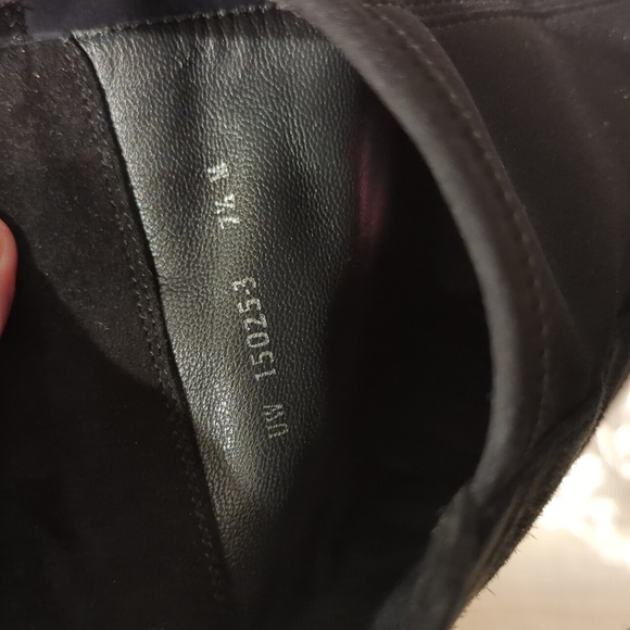 Stuart Weitzman Reserve Suede Strech Back - Picture 2 of 7